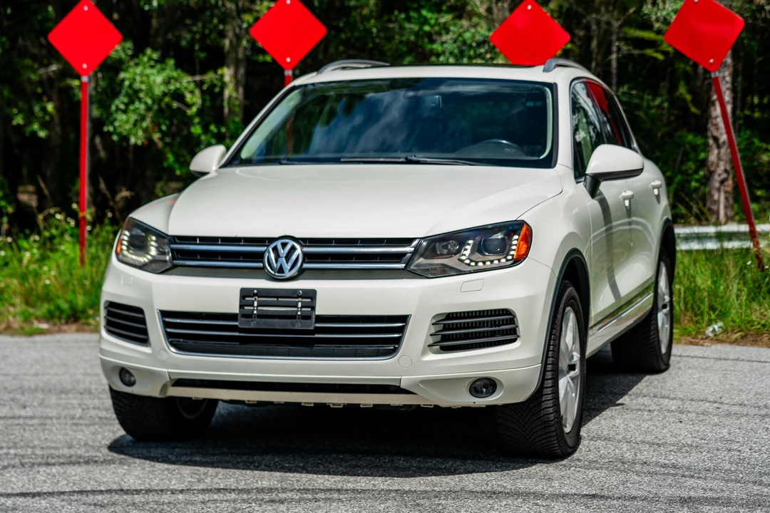 2011 Volkswagen Touareg - Image 7 of 31