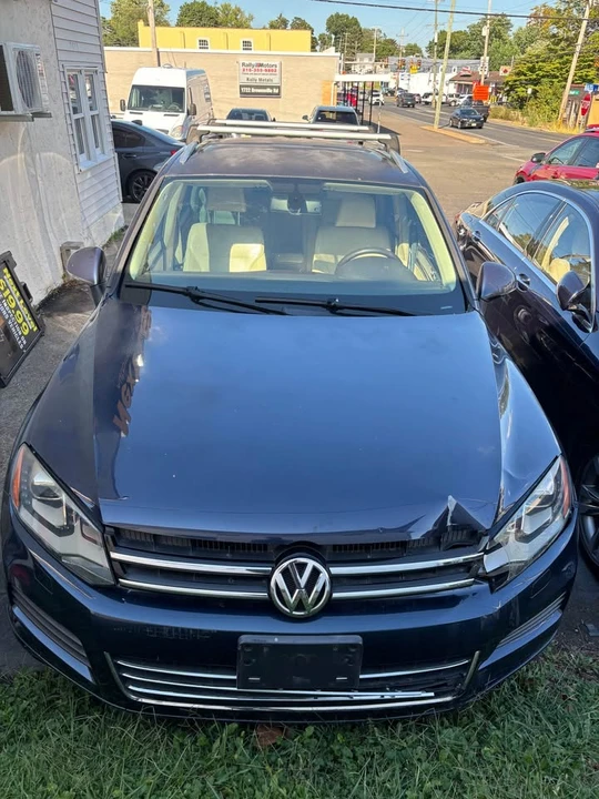 2011 Volkswagen Touareg - Image 2 of 3