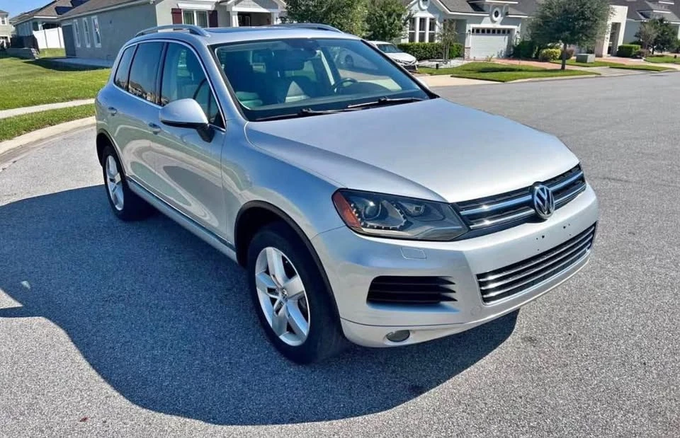 2011 Volkswagen Touareg - Image 2 of 15