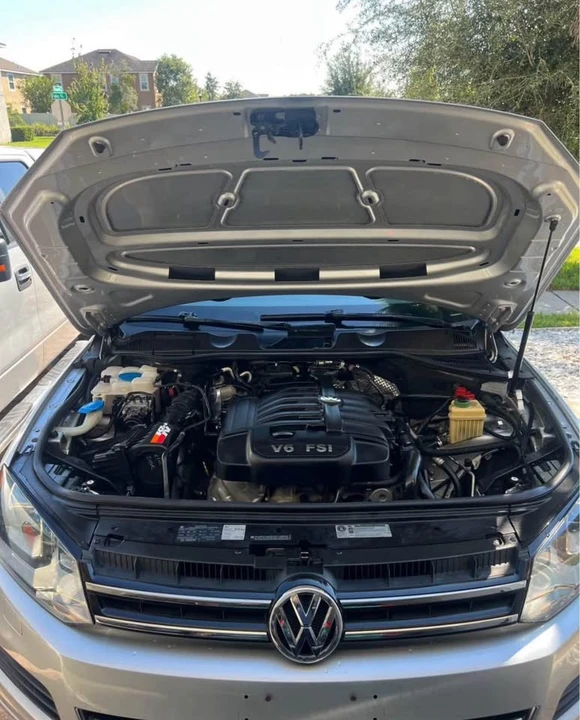 2011 Volkswagen Touareg - Image 8 of 15