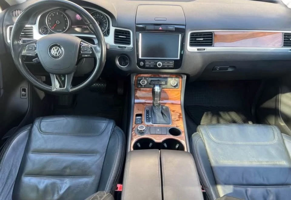 2011 Volkswagen Touareg - Image 14 of 15