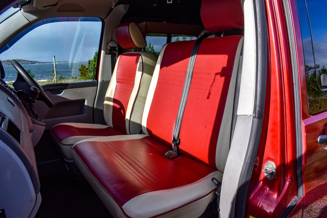 2011 Volkswagen EuroVan - Image 24 of 30