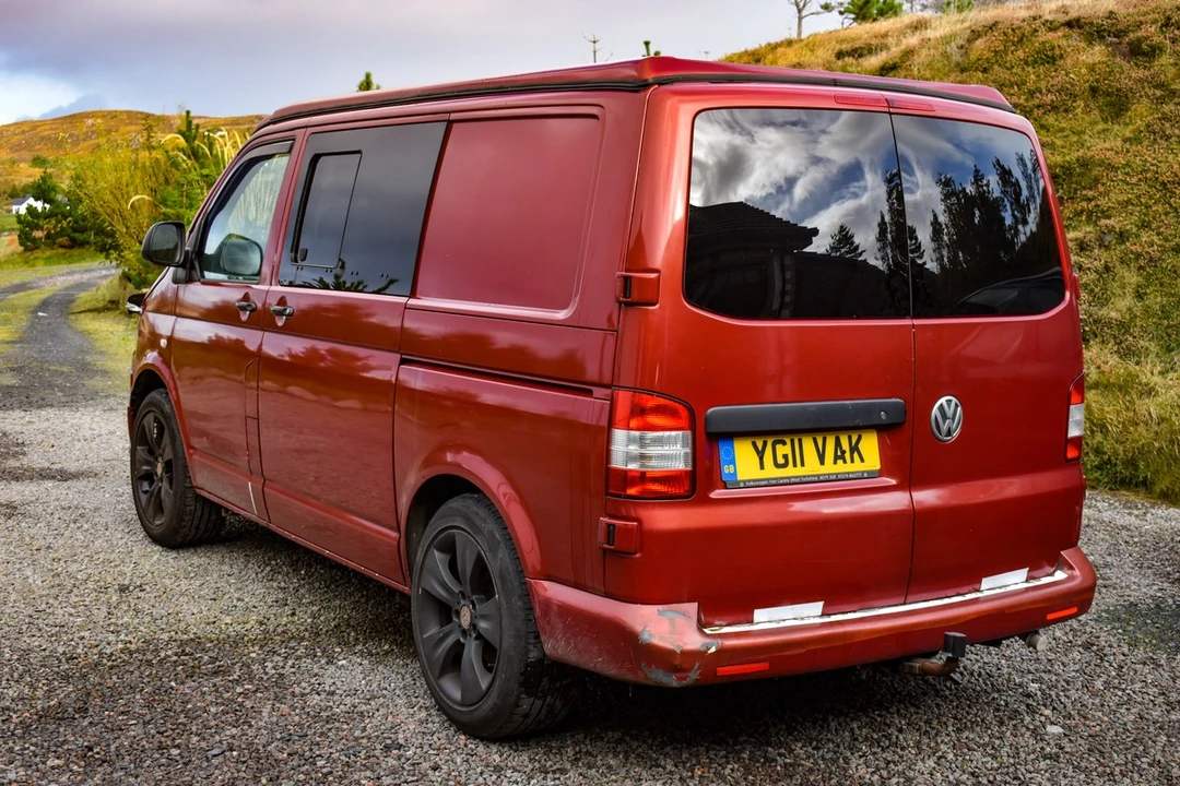 2011 Volkswagen EuroVan - Image 15 of 30