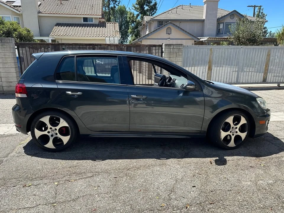 2011 Volkswagen GTI Mk6 - Image 2 of 10