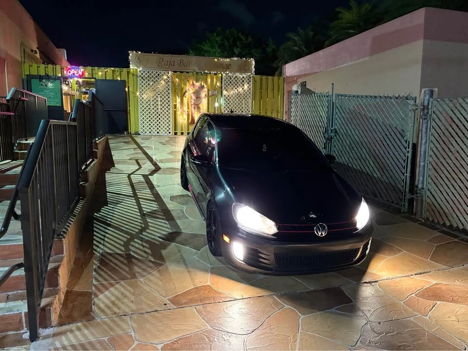 2011 Volkswagen GTI Mk6 - Image 2 of 6