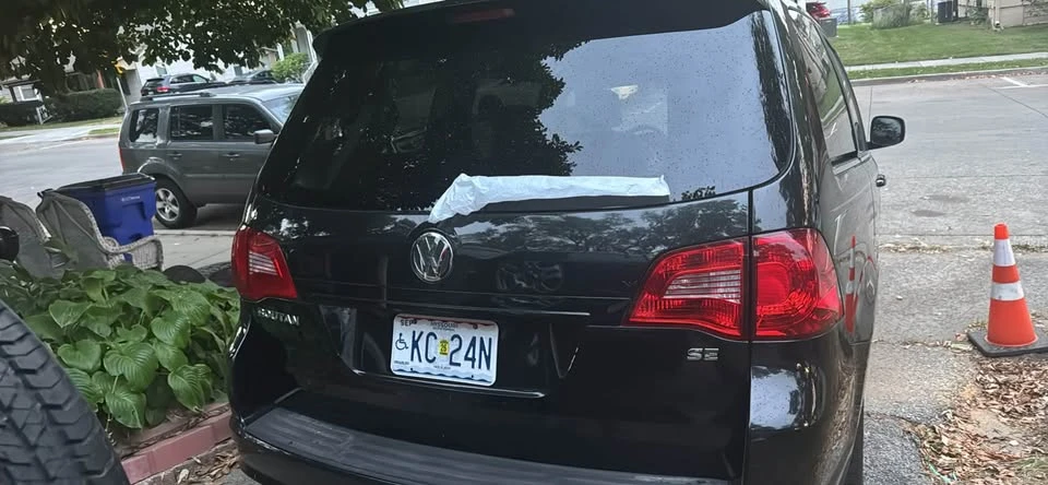 2011 Volkswagen Routan - Image 19 of 19