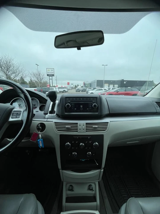 2011 Volkswagen Routan - Image 11 of 11