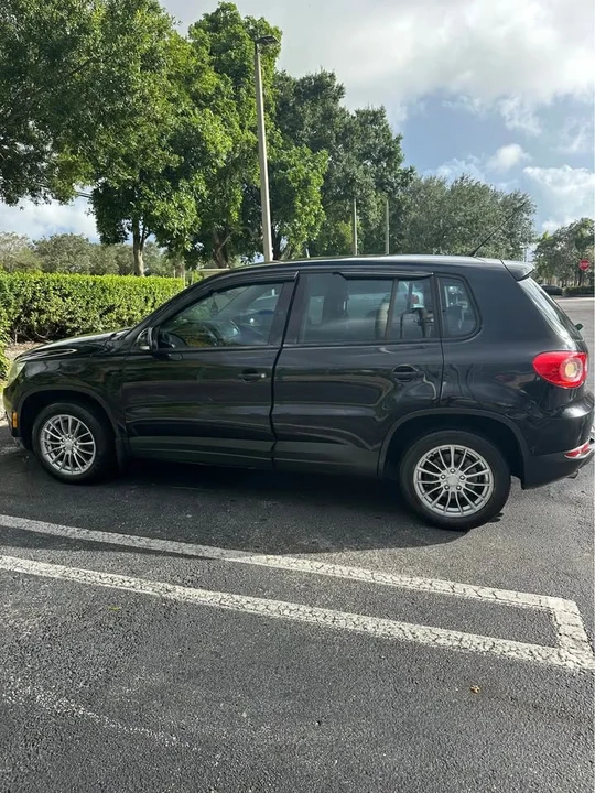 2011 Volkswagen Tiguan - Image 6 of 12