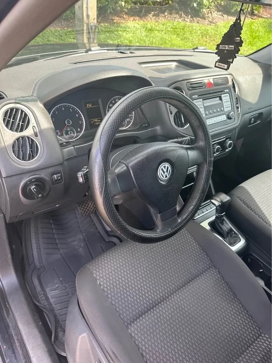 2011 Volkswagen Tiguan - Image 9 of 12