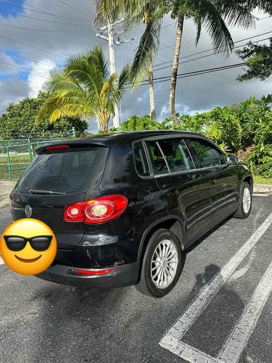 2011 Volkswagen Tiguan - Image 8 of 12