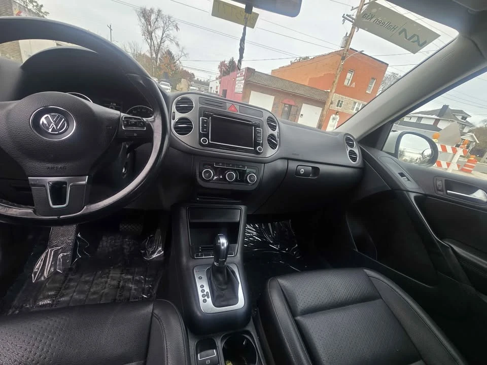 2011 Volkswagen Tiguan - Image 9 of 13