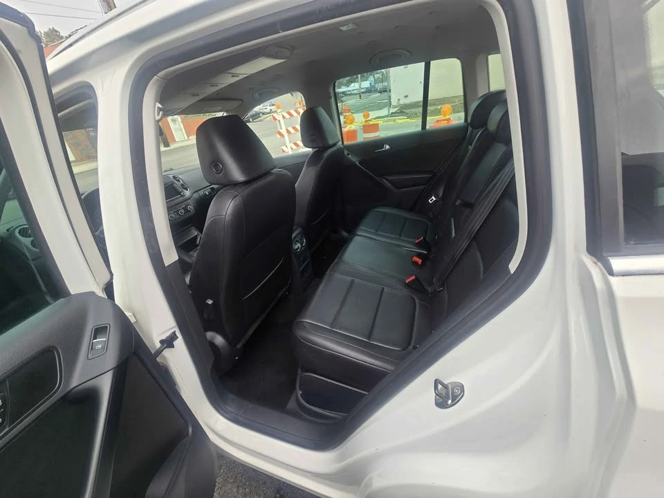2011 Volkswagen Tiguan - Image 8 of 13