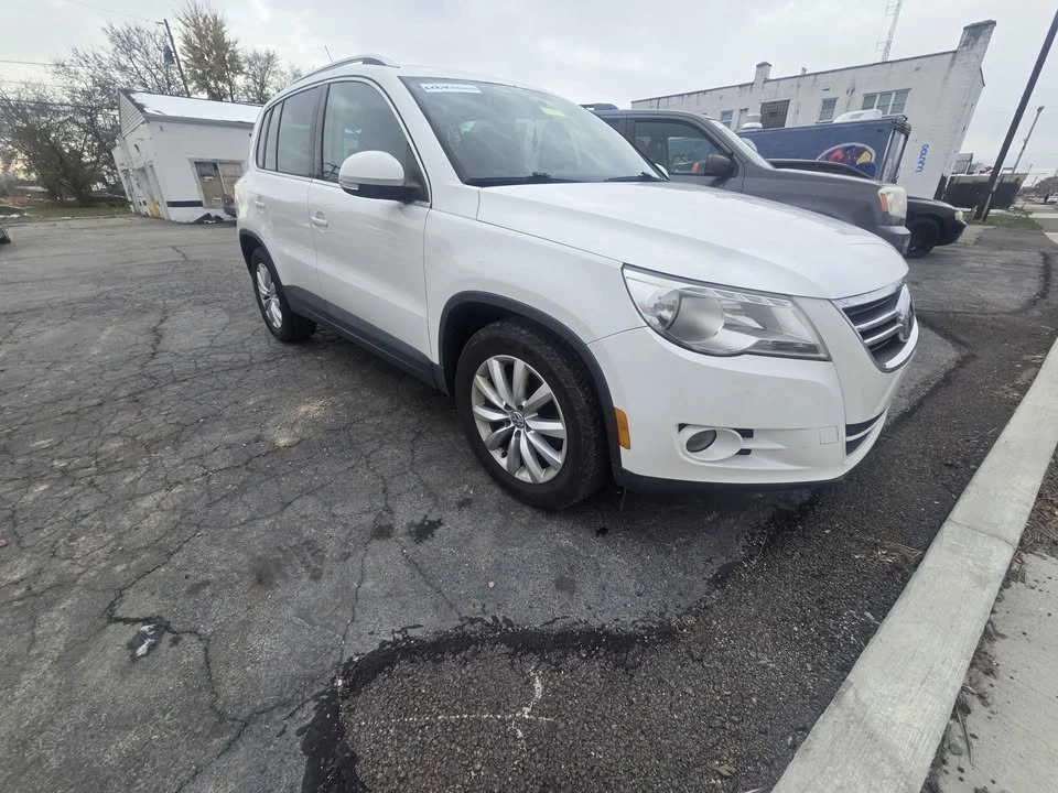2011 Volkswagen Tiguan - Image 4 of 13