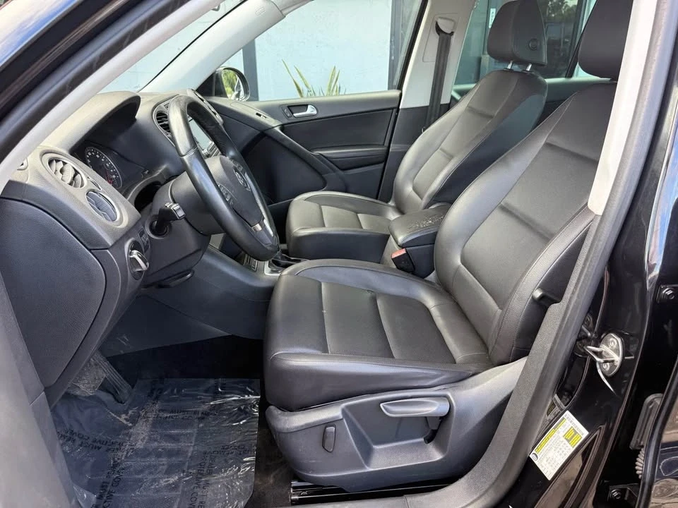 2011 Volkswagen Tiguan - Image 7 of 17