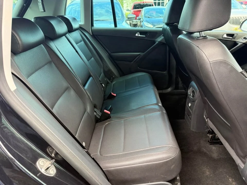 2011 Volkswagen Tiguan - Image 14 of 17