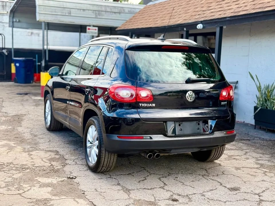 2011 Volkswagen Tiguan - Image 6 of 17