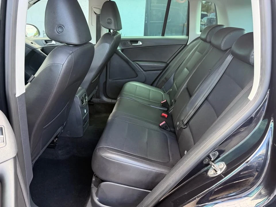 2011 Volkswagen Tiguan - Image 9 of 17