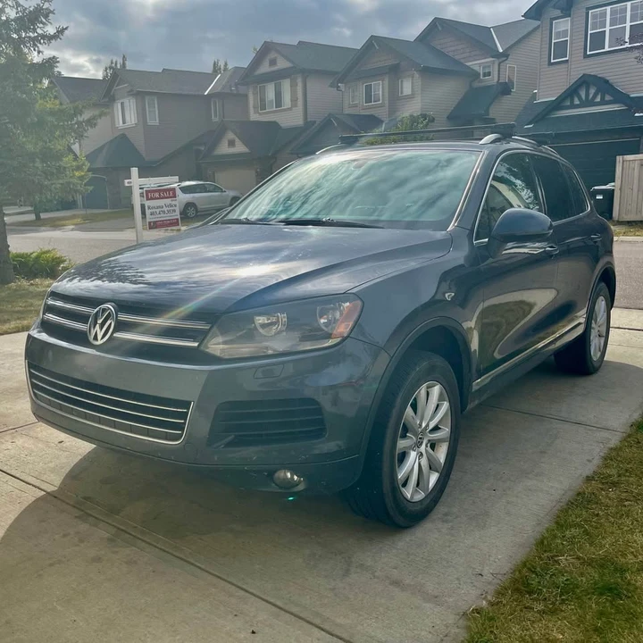 2011 Volkswagen Touareg - Image 2 of 10