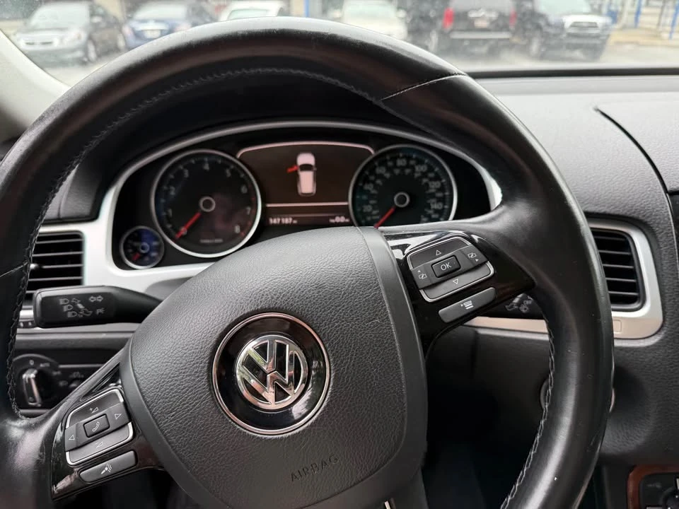 2011 Volkswagen Touareg - Image 12 of 12