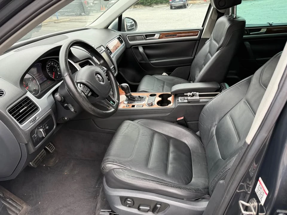 2011 Volkswagen Touareg - Image 9 of 12