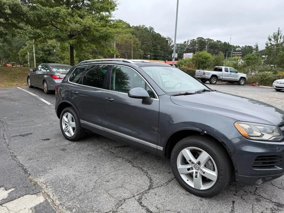 2011 Volkswagen Touareg - Image 3 of 12
