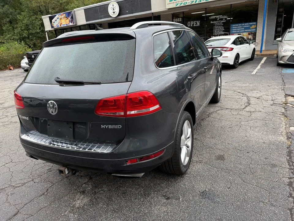 2011 Volkswagen Touareg - Image 5 of 12