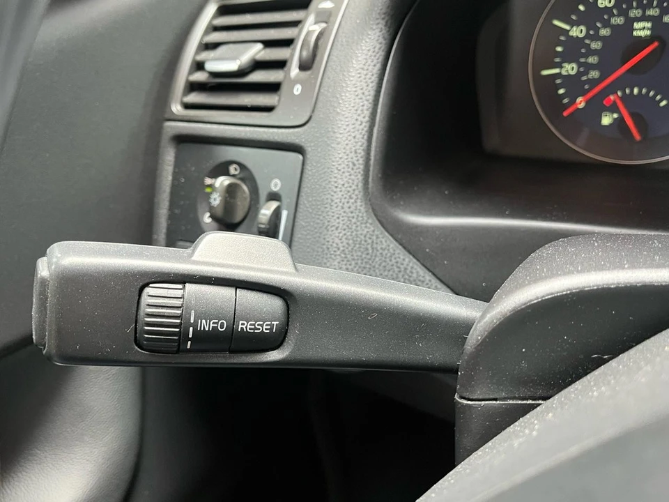 2011 Volvo C30 - Image 16 of 21