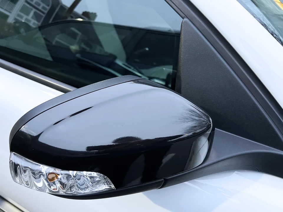 2011 Volvo C30 - Image 11 of 31