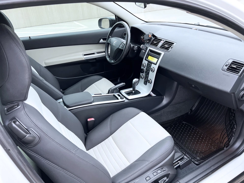 2011 Volvo C30 - Image 28 of 31