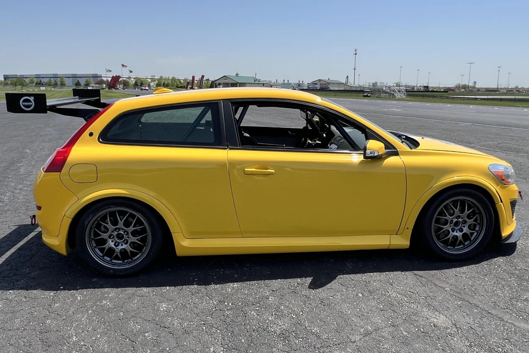 2011 Volvo C30 - Image 3 of 31