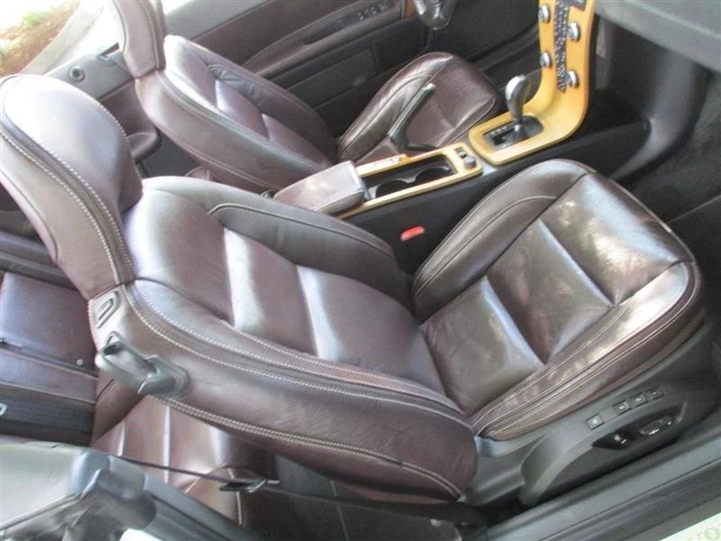 2011 Volvo C70 2nd Gen - Image 10 of 20