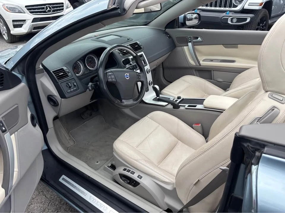 2011 Volvo C70 2nd Gen - Image 10 of 17