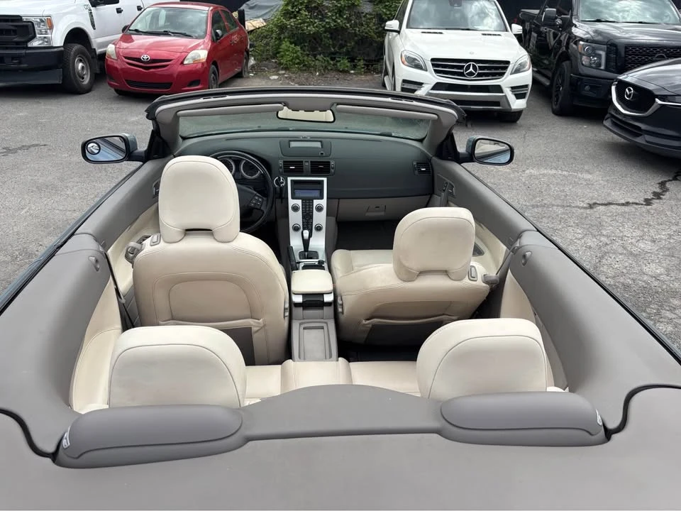 2011 Volvo C70 2nd Gen - Image 9 of 17