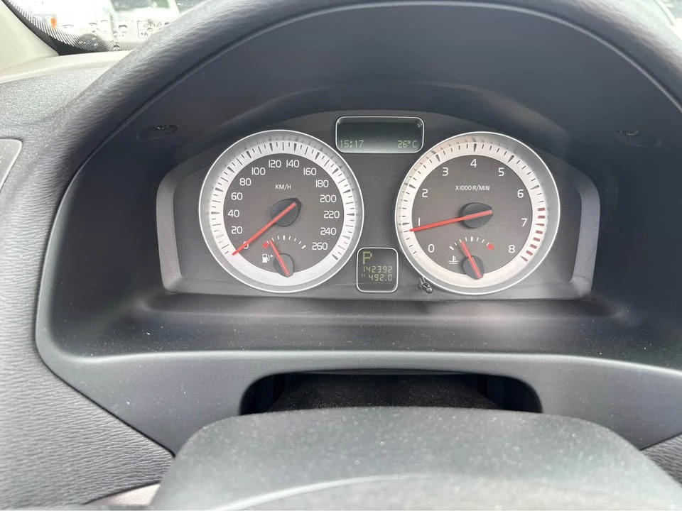 2011 Volvo C70 2nd Gen - Image 13 of 17