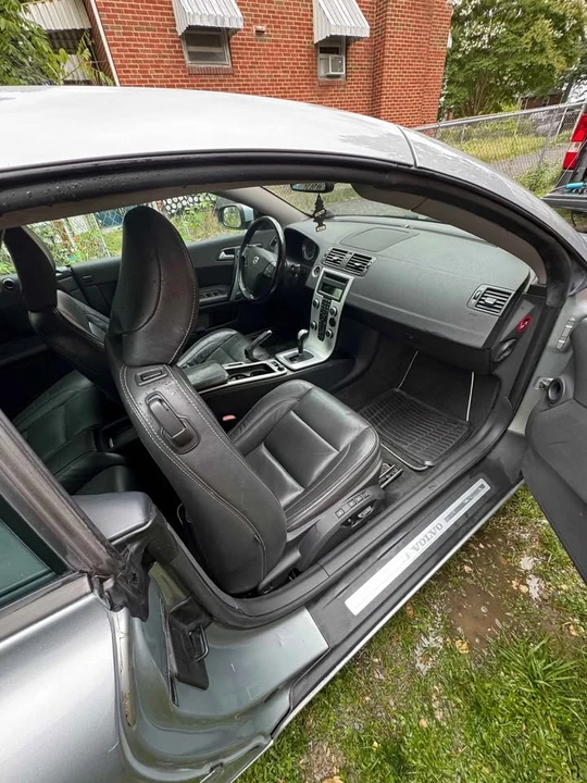 2011 Volvo C70 2nd Gen - Image 6 of 8