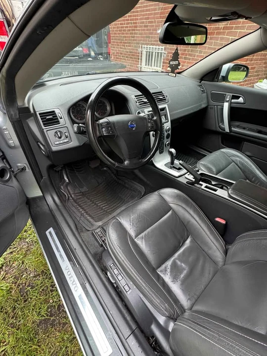 2011 Volvo C70 2nd Gen - Image 7 of 8
