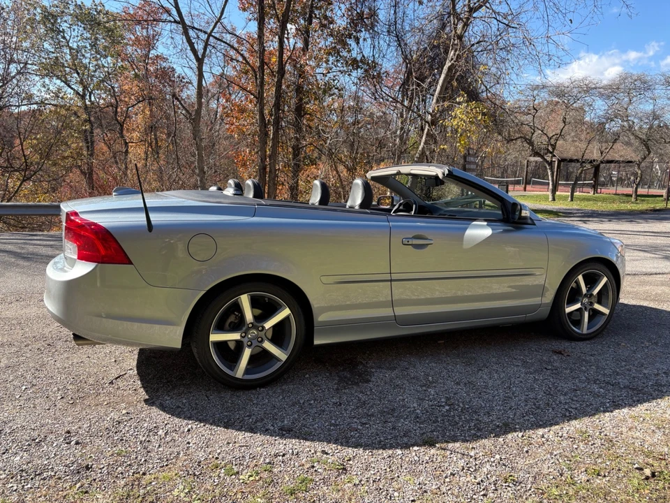 2011 Volvo C70 2nd Gen - Image 21 of 21