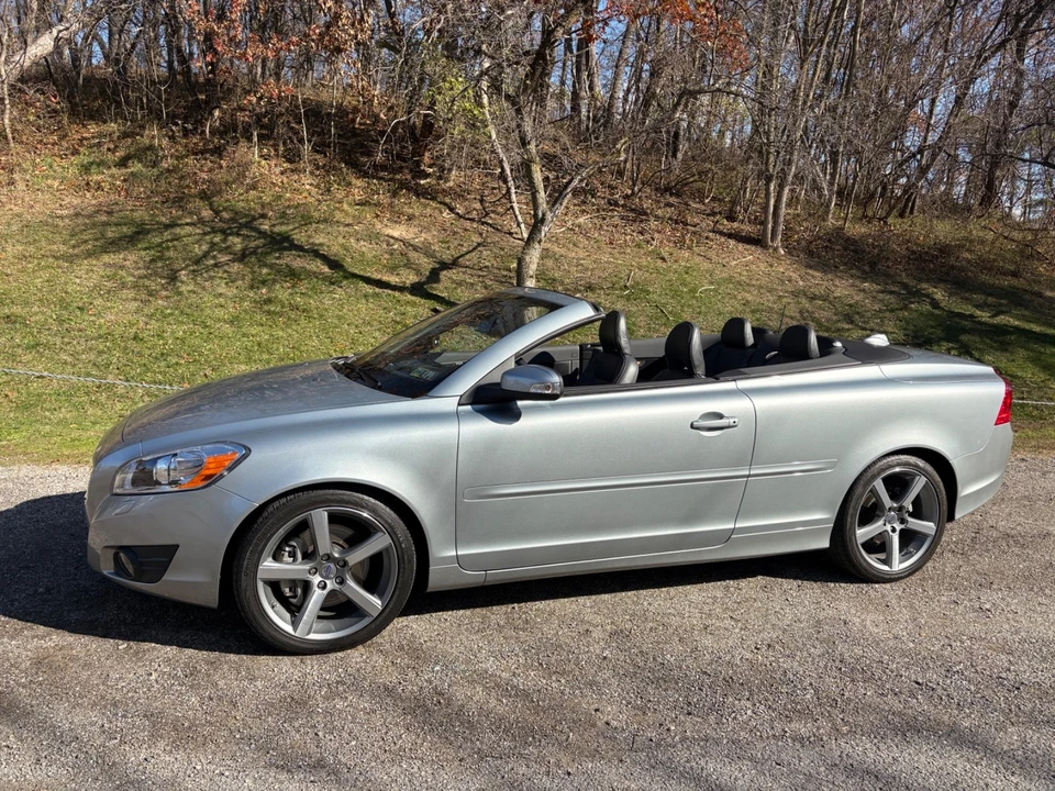 2011 Volvo C70 2nd Gen - Image 15 of 21
