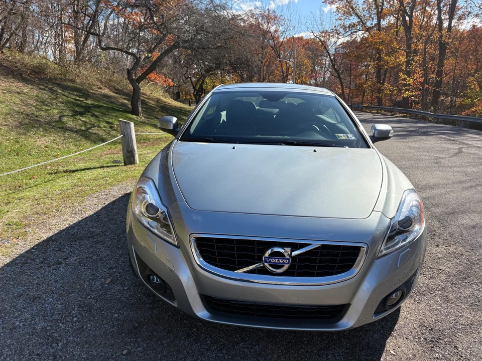 2011 Volvo C70 2nd Gen - Image 2 of 21