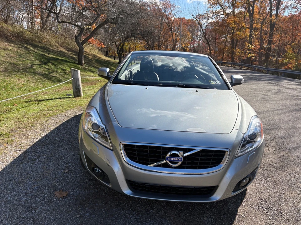 2011 Volvo C70 2nd Gen - Image 13 of 21