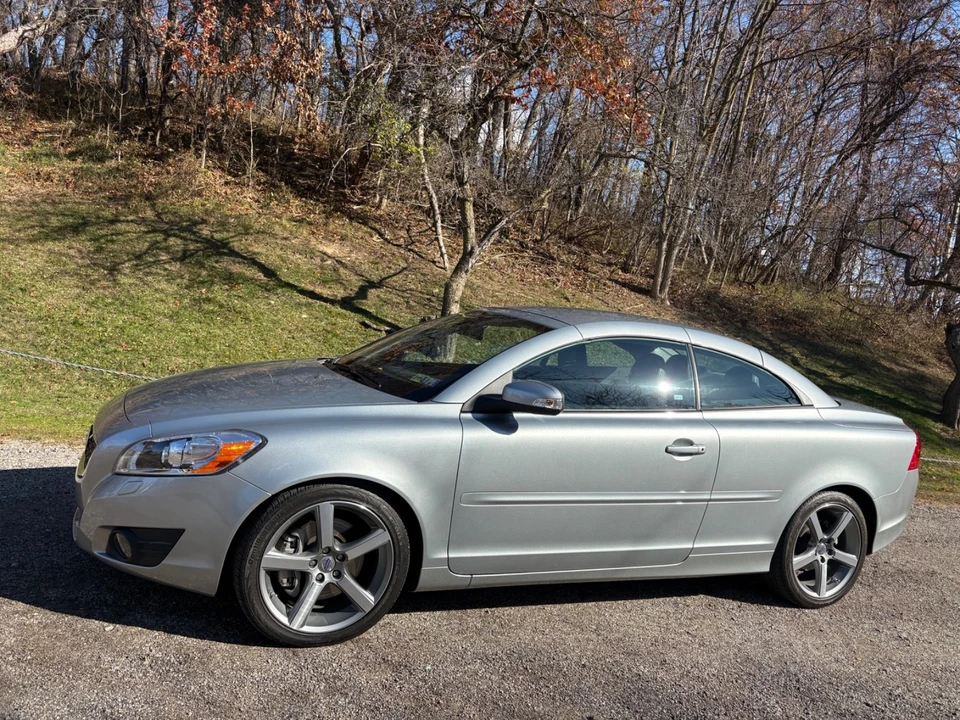 2011 Volvo C70 2nd Gen - Image 4 of 21