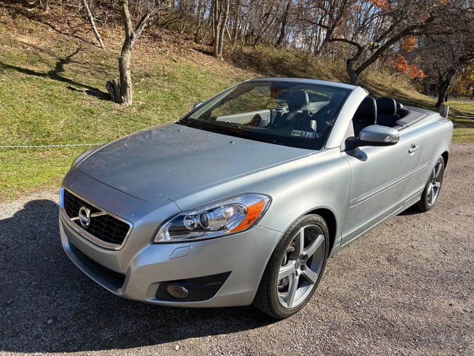 2011 Volvo C70 2nd Gen - Image 14 of 21
