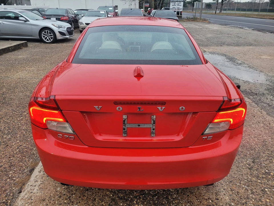 2011 Volvo C70 2nd Gen - Image 26 of 31