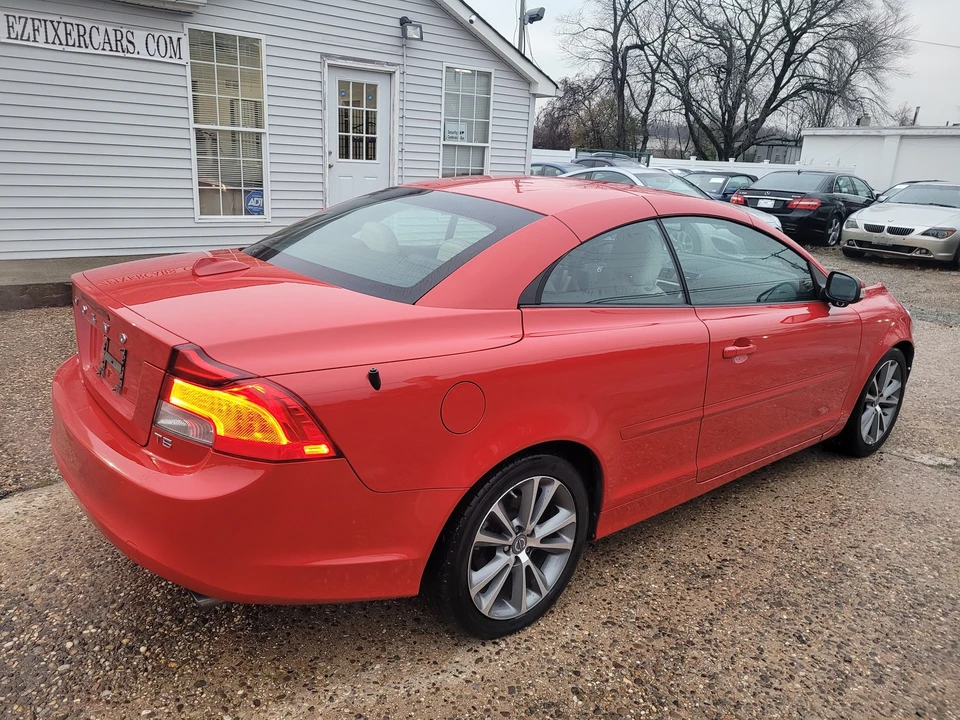 2011 Volvo C70 2nd Gen - Image 27 of 31