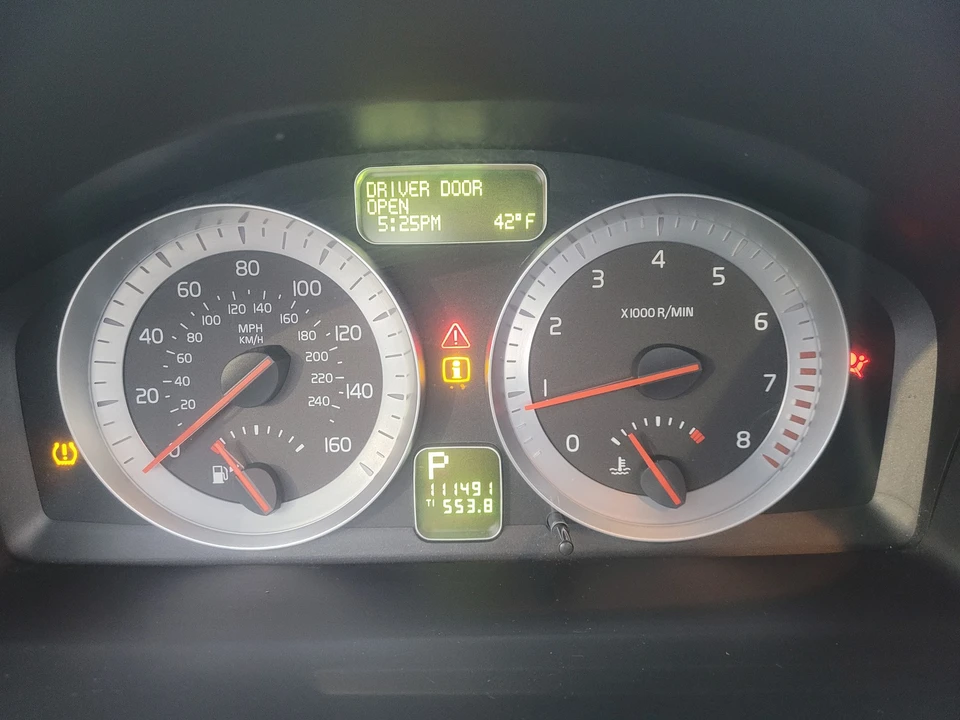 2011 Volvo C70 2nd Gen - Image 29 of 31