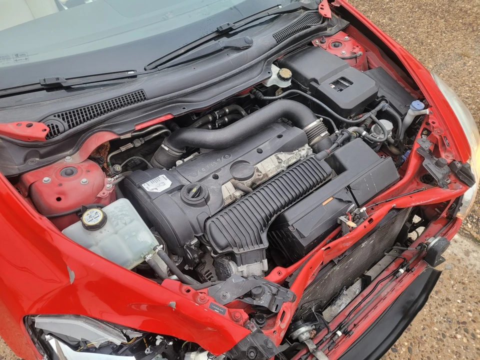 2011 Volvo C70 2nd Gen - Image 15 of 31