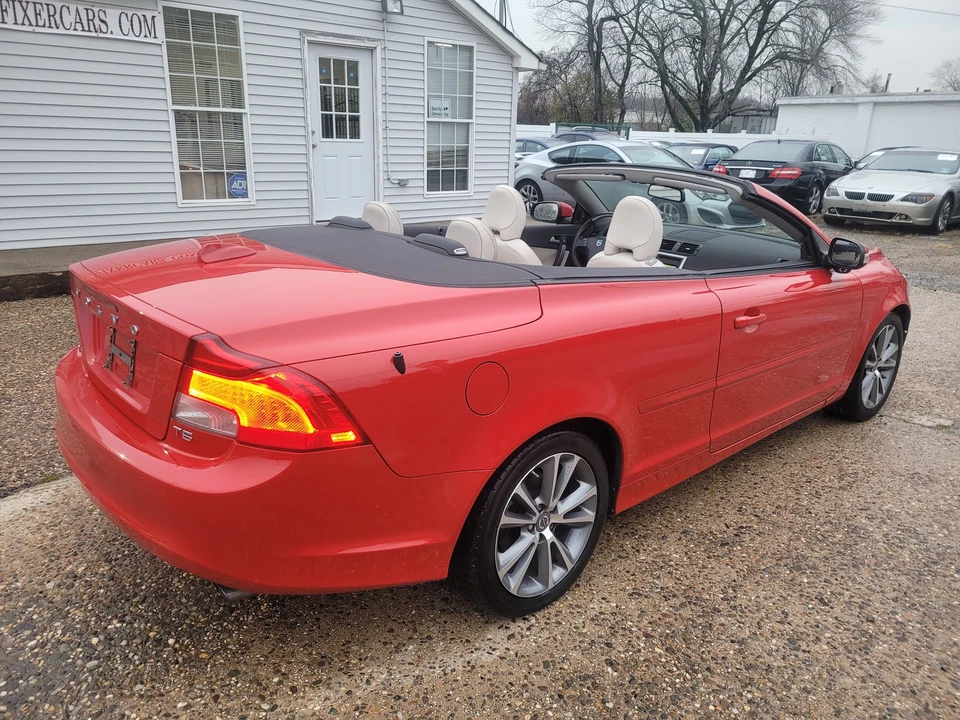 2011 Volvo C70 2nd Gen - Image 4 of 31