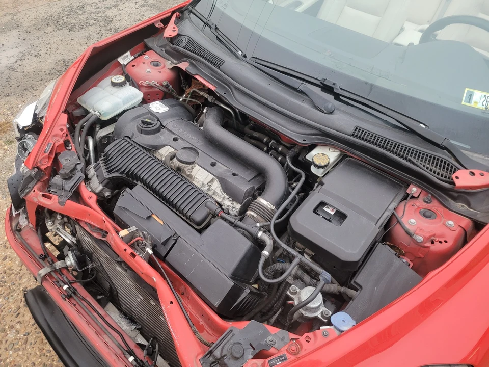2011 Volvo C70 2nd Gen - Image 16 of 31