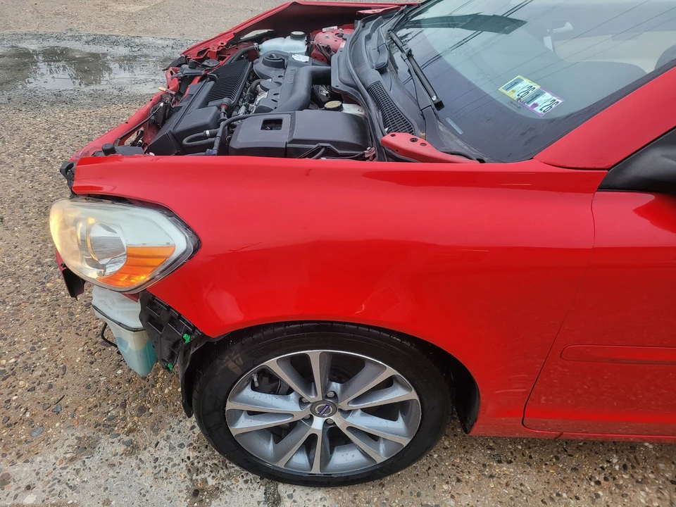 2011 Volvo C70 2nd Gen - Image 9 of 31