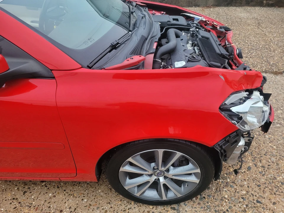2011 Volvo C70 2nd Gen - Image 11 of 31